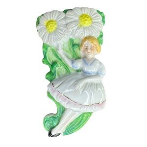 Vintage Wall Pocket Girl with Daisy Flowers Kitsch Kitschy Farmhouse Decor Japan